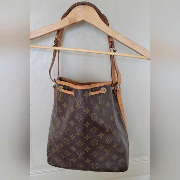 LOUIS VUITTON Monogram Petit Noe Bag - Picture 8 of 16